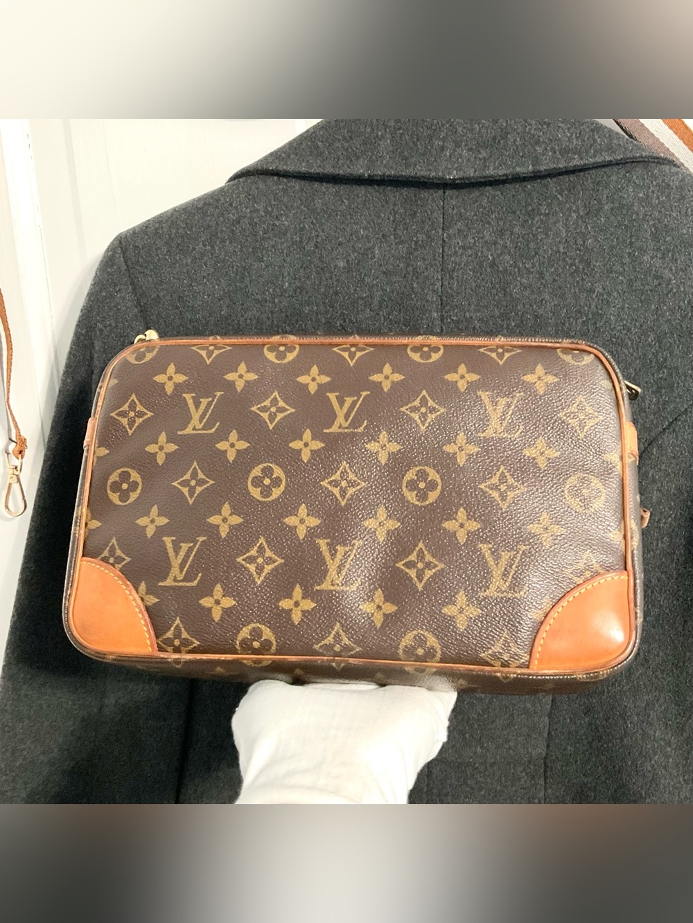 ✅LV AUTHENTIC COMPEIGNE CLUTCH 28 LOUIS VUITTON MONOGRAM - Picture 3 of 14